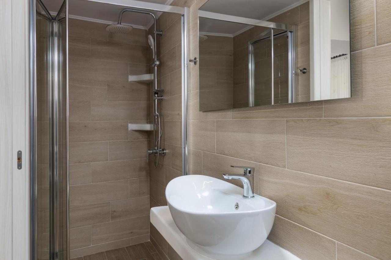 Holiday Home Triovasalos Milos Ngoại thất bức ảnh